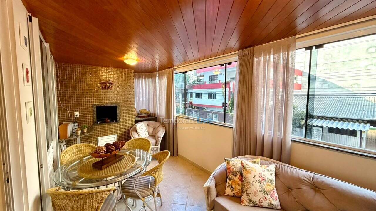 Apartamento para aluguel de temporada em Balneário Camboriú (Praia Central)