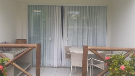 Com suíte, varanda e garagem