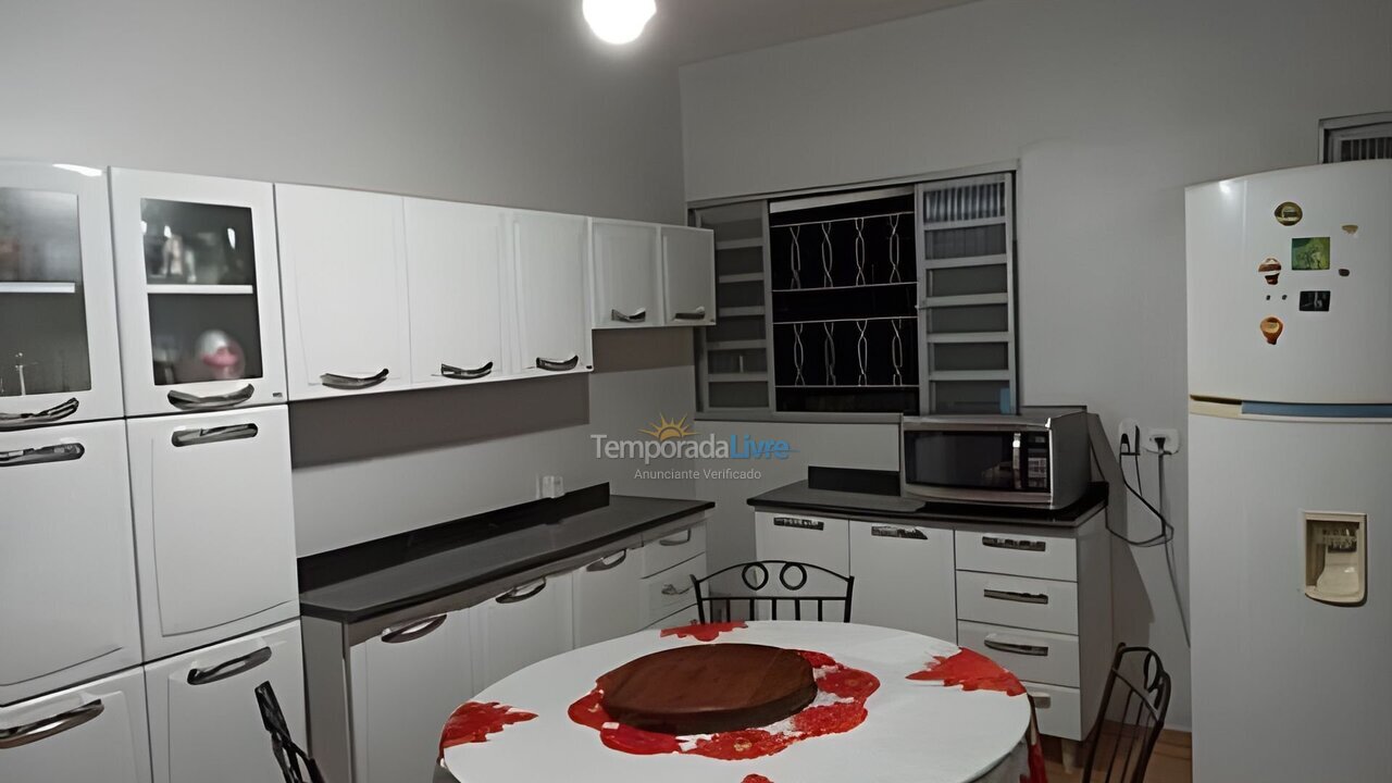 Casa para aluguel de temporada em Dourados (Jardim Climax)