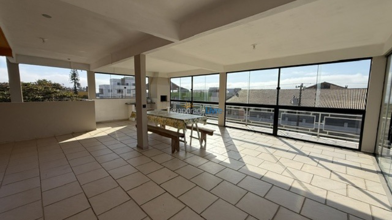 Apartamento para aluguel de temporada em São Francisco do Sul (Ubatuba)