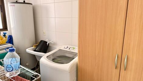 2 habitaciones, 2 baños, 1 aseo, 1 aseo
