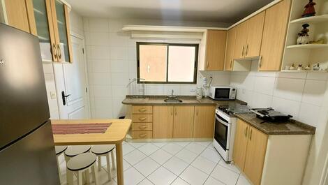 2 habitaciones, 2 baños, 1 aseo, 1 aseo