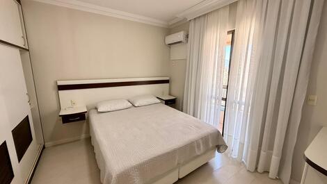 2 habitaciones, 2 baños, 1 aseo, 1 aseo