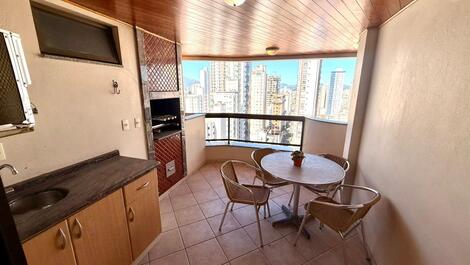 2 habitaciones, 2 baños, 1 aseo, 1 aseo