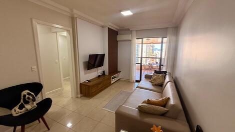 2 habitaciones, 2 baños, 1 aseo, 1 aseo