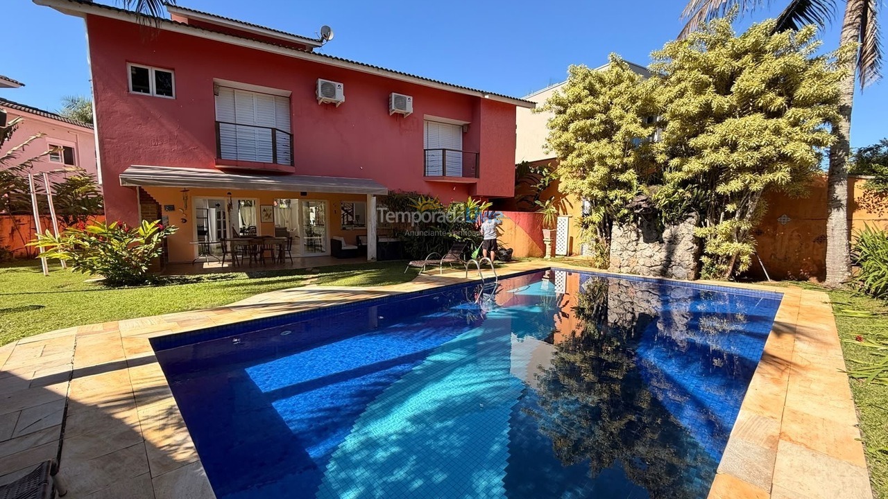 Casa para aluguel de temporada em São Sebastião (Praia da Baleia)