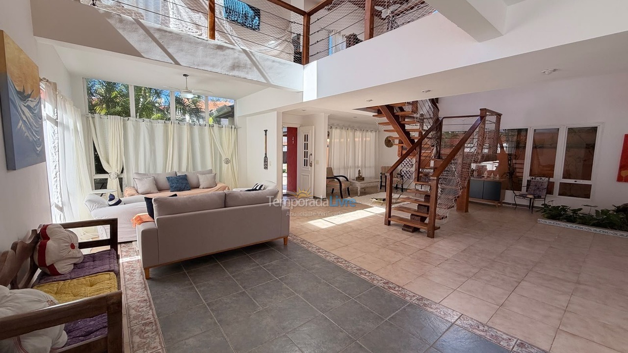 Casa para aluguel de temporada em São Sebastião (Praia da Baleia)