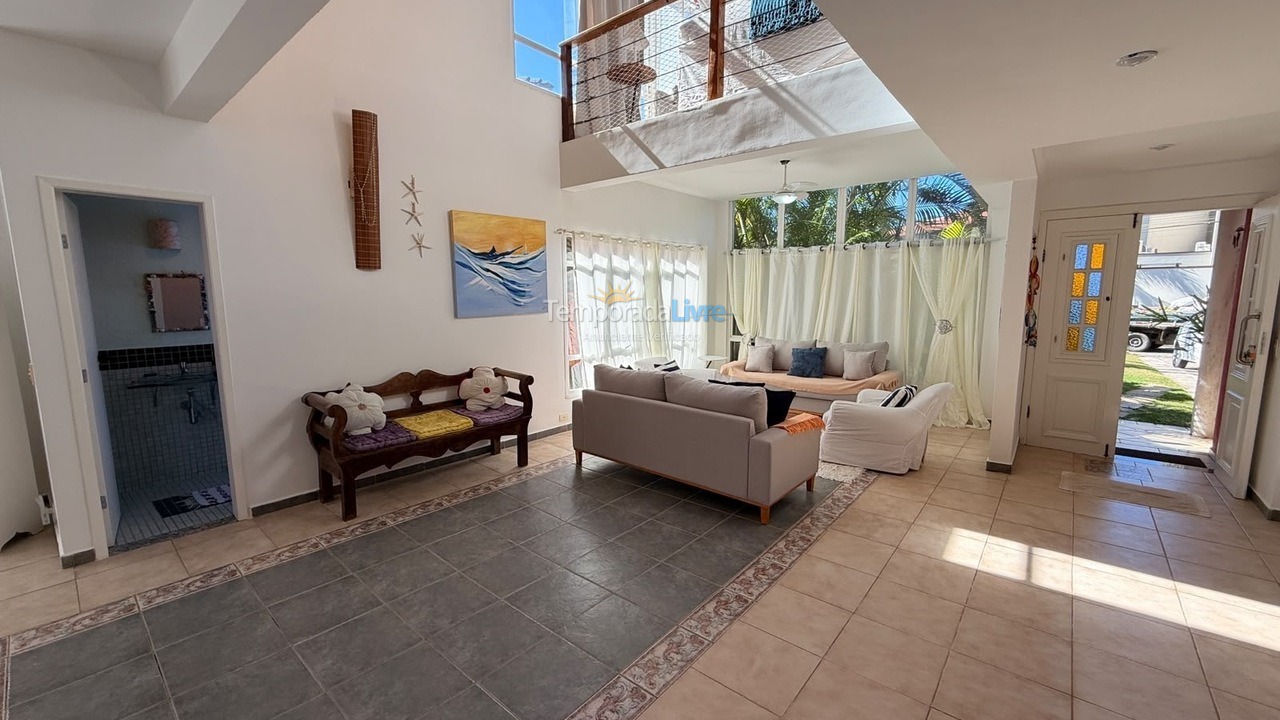 Casa para aluguel de temporada em São Sebastião (Praia da Baleia)