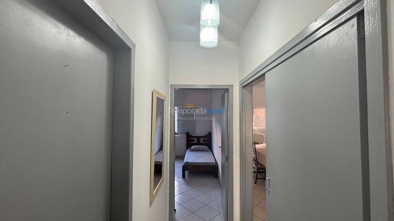 Casa para aluguel de temporada em Governador Celso Ramos (Praia de Palmas)