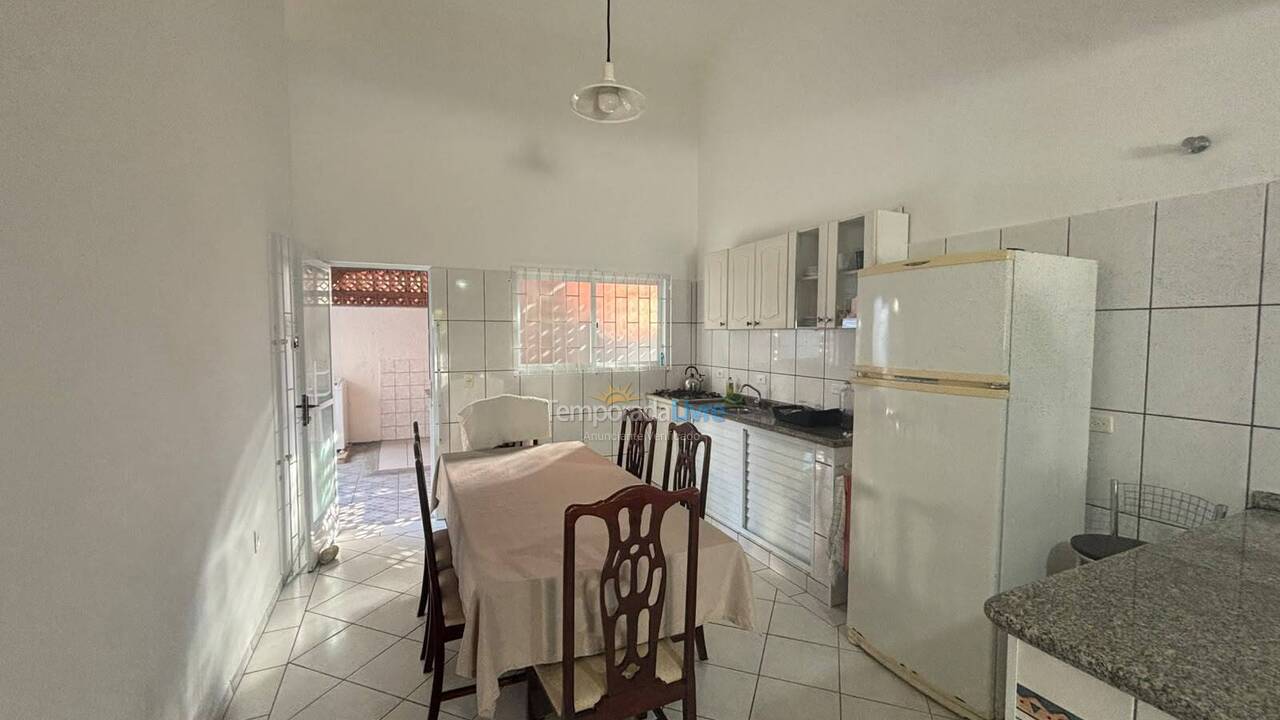 Casa para aluguel de temporada em Governador Celso Ramos (Praia de Palmas)