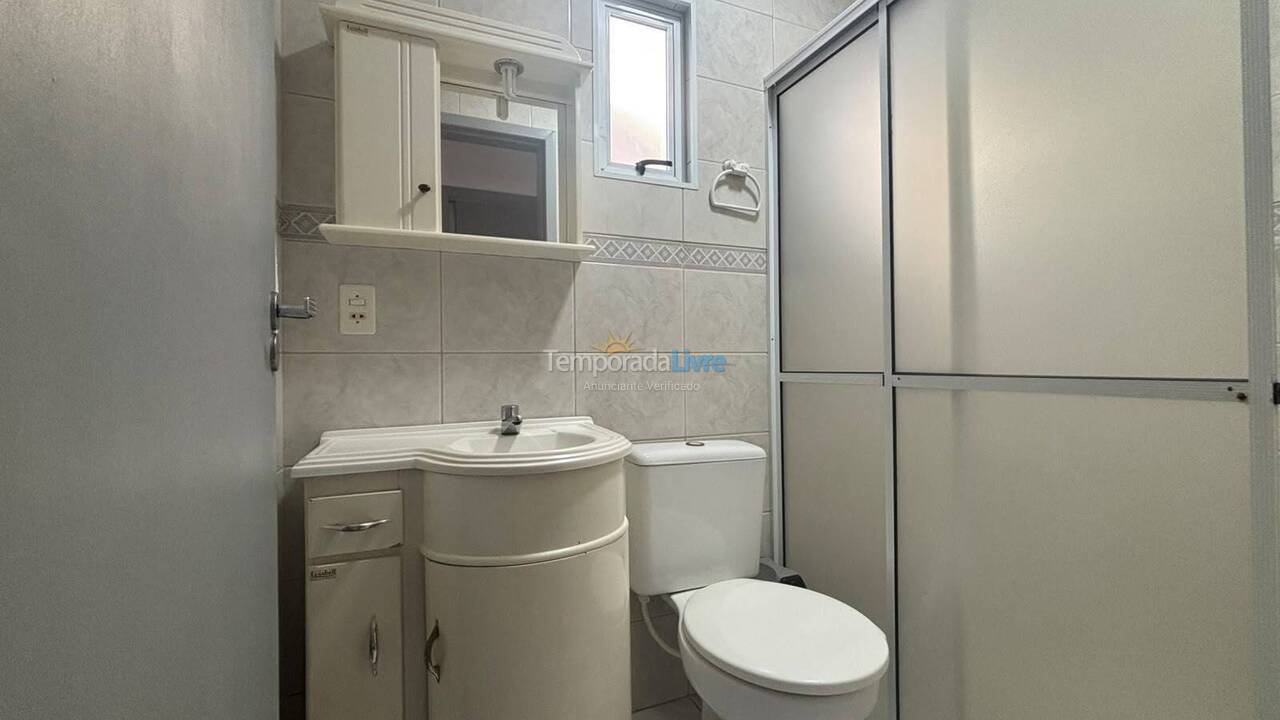 Casa para aluguel de temporada em Governador Celso Ramos (Praia de Palmas)