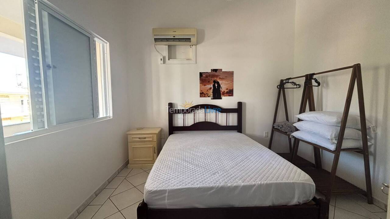 Casa para aluguel de temporada em Governador Celso Ramos (Praia de Palmas)