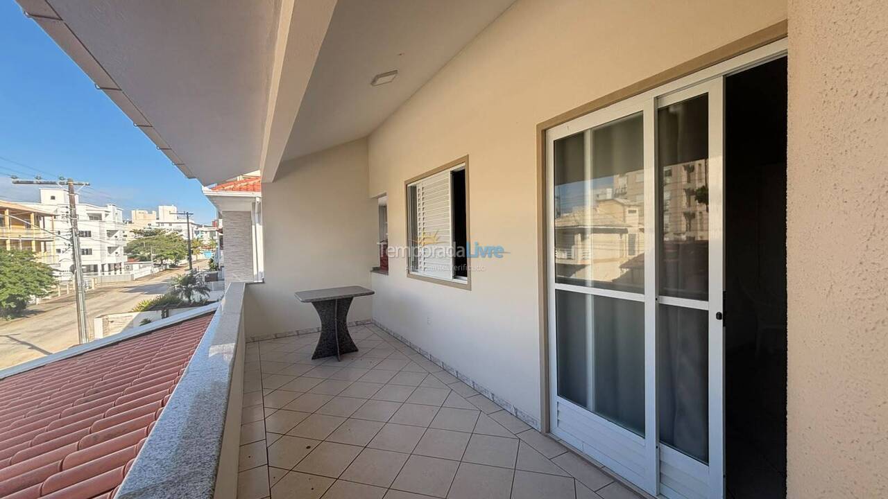 Casa para aluguel de temporada em Governador Celso Ramos (Praia de Palmas)