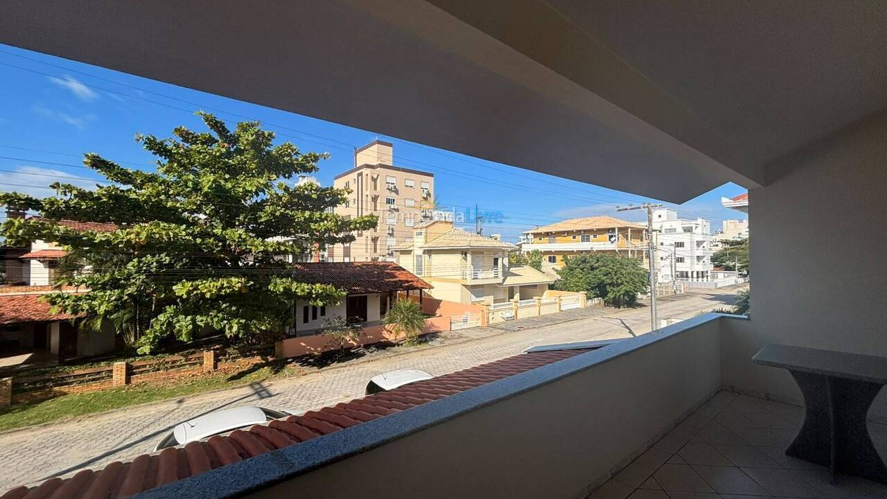 Casa para aluguel de temporada em Governador Celso Ramos (Praia de Palmas)