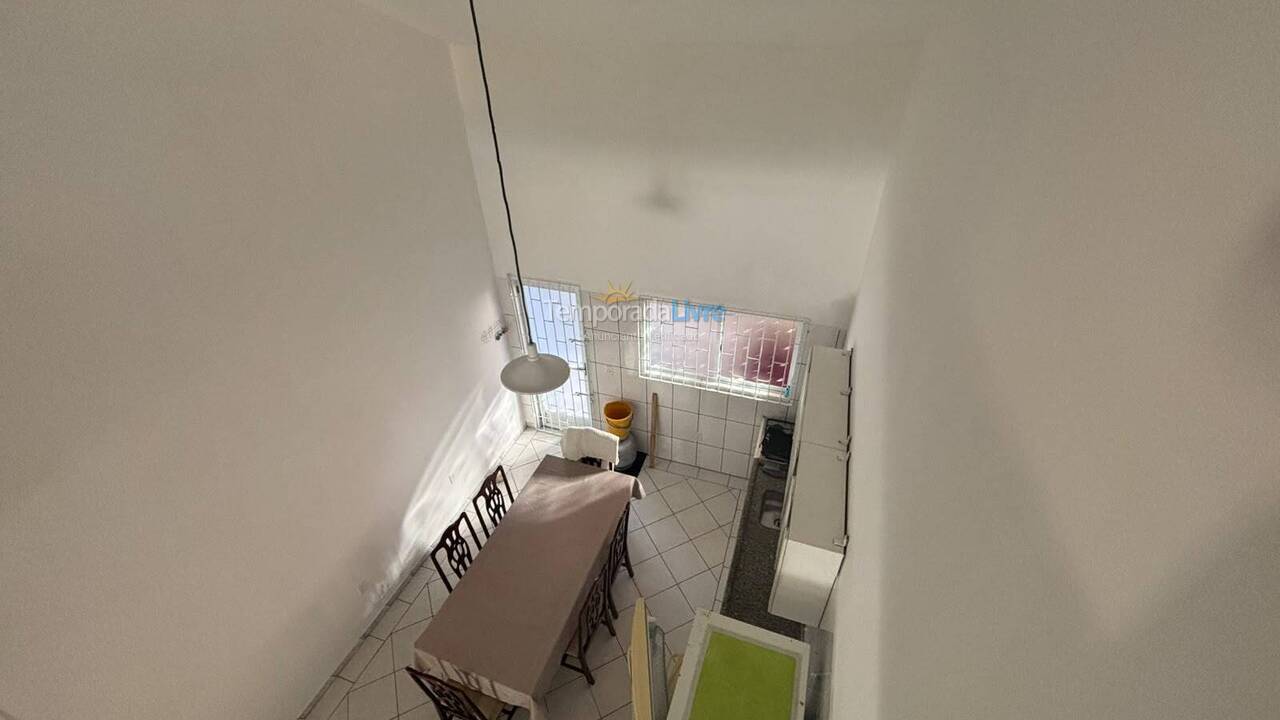 Casa para aluguel de temporada em Governador Celso Ramos (Praia de Palmas)