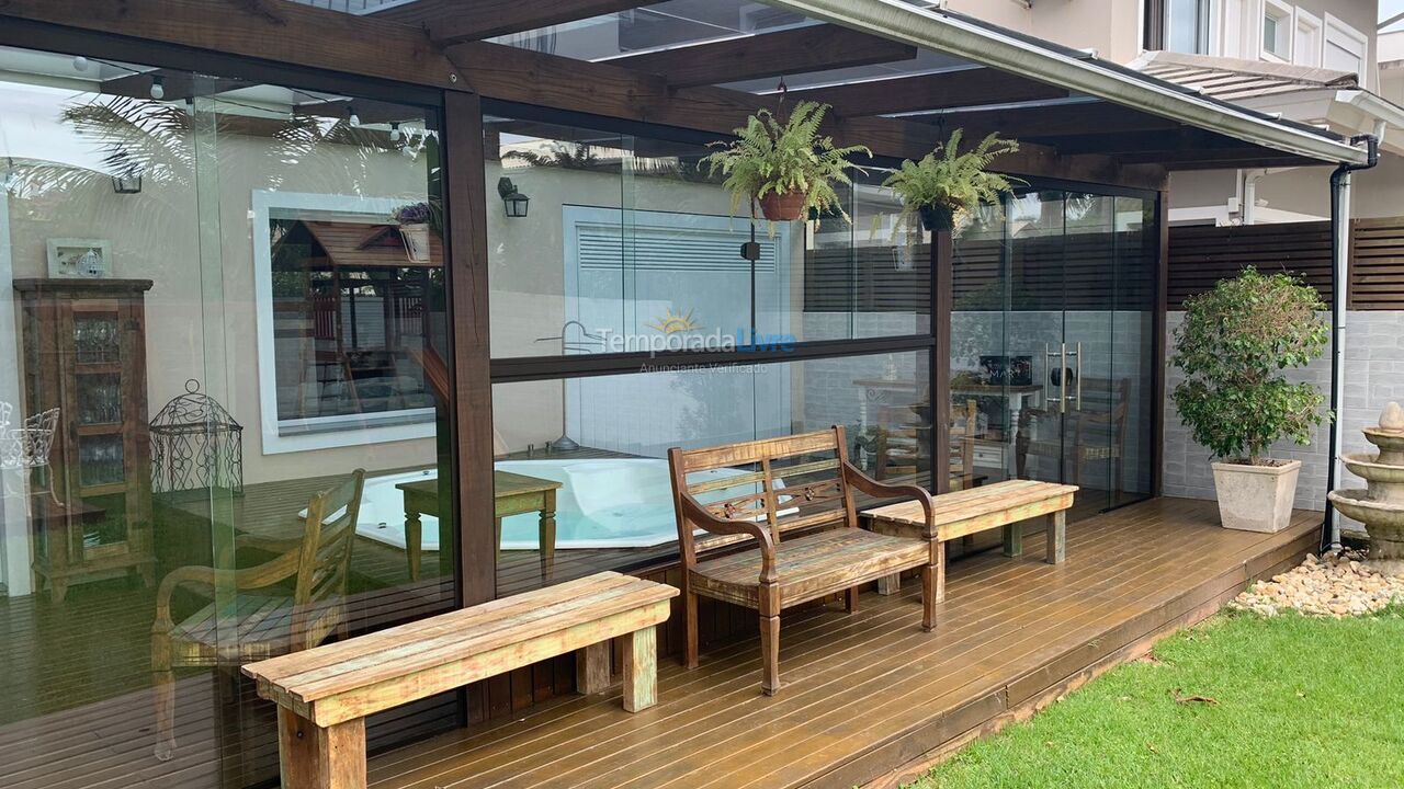 Casa para aluguel de temporada em Florianopolis (Jurerê Internacional)