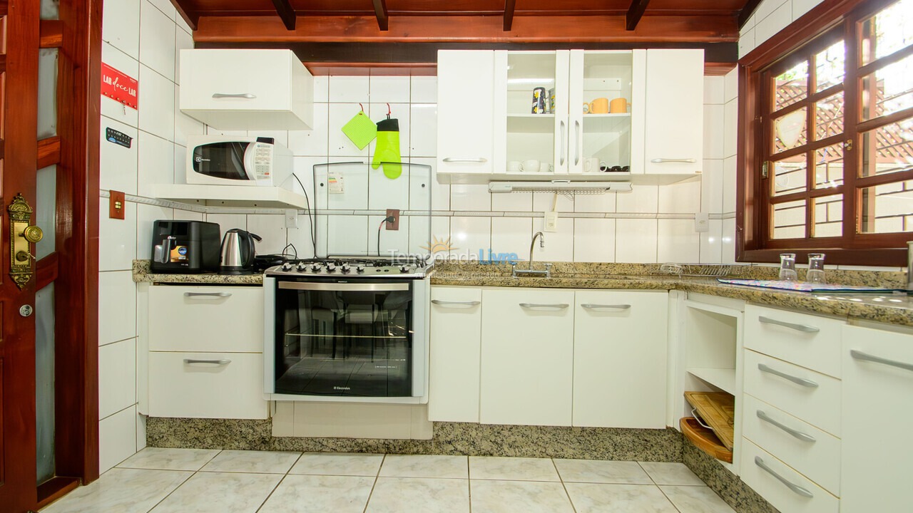 Casa para aluguel de temporada em Florianopolis (Jurerê Internacional)