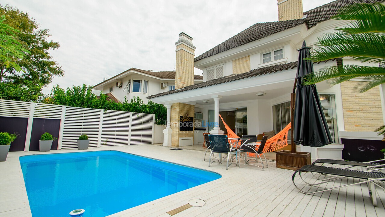 House for vacation rental in Florianopolis (Jurerê Internacional)