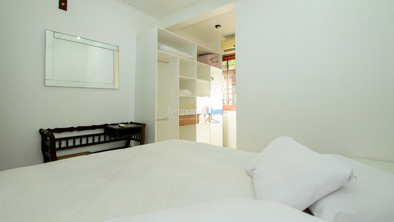 Casa para aluguel de temporada em Florianopolis (Jurerê Internacional)