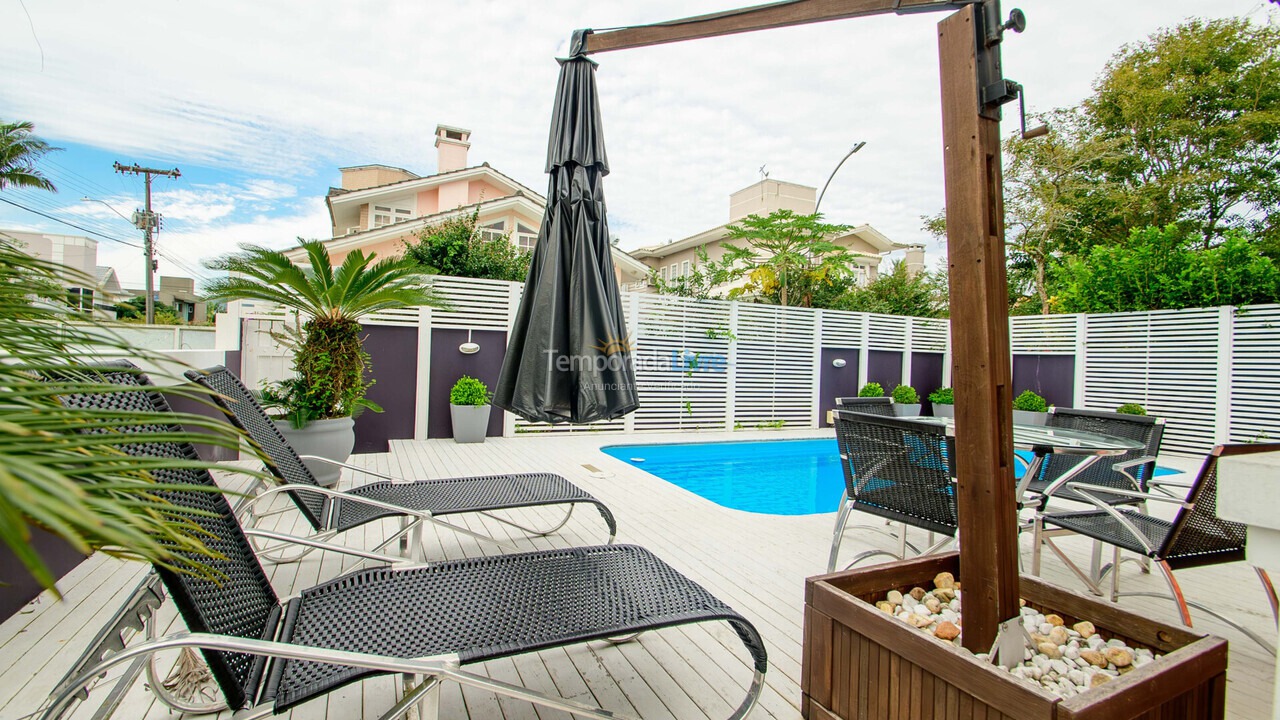 House for vacation rental in Florianopolis (Jurerê Internacional)