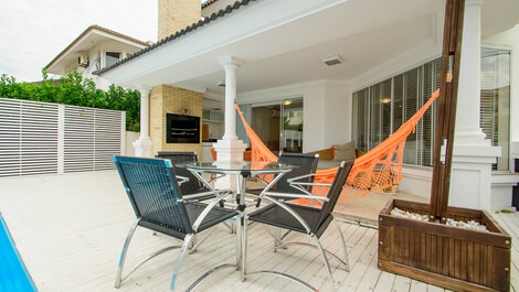 Excellent house for vacation rental in Jurerê Internacional,...