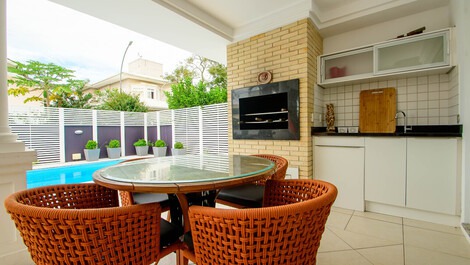 Excellent house for vacation rental in Jurerê Internacional,...