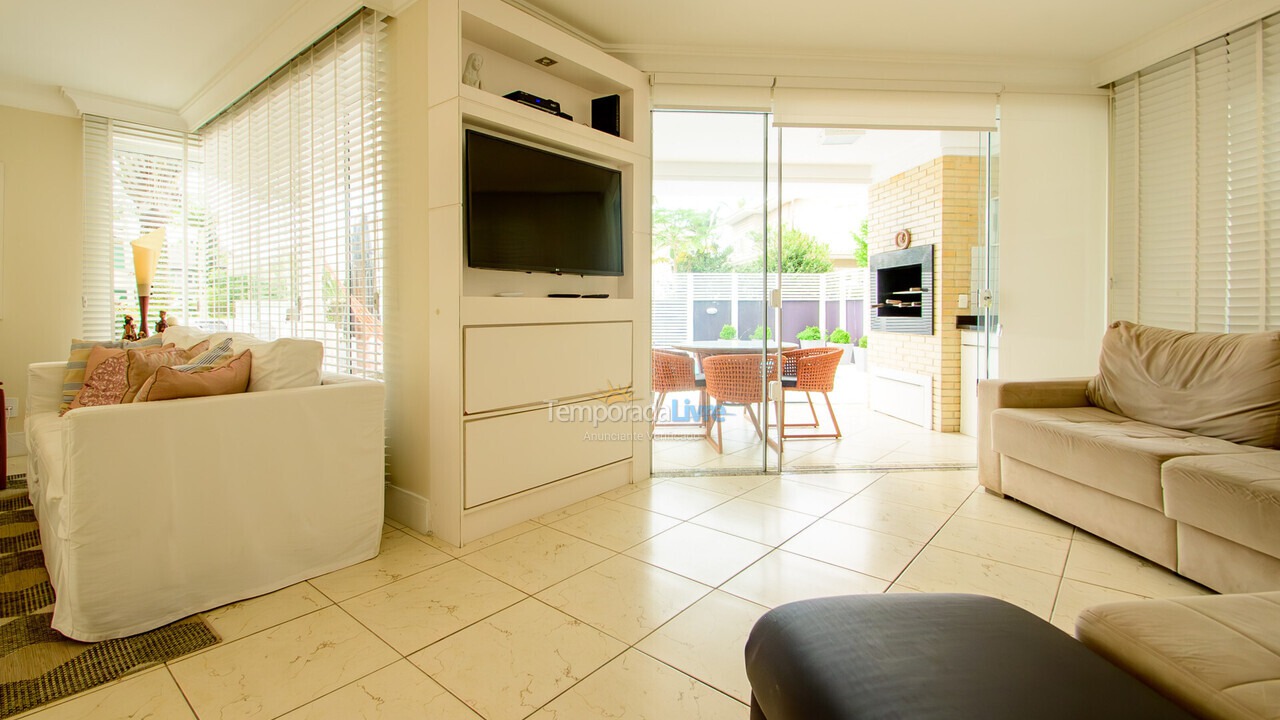 House for vacation rental in Florianopolis (Jurerê Internacional)