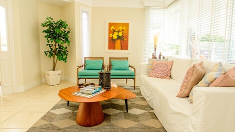 Excellent house for vacation rental in Jurerê Internacional,...
