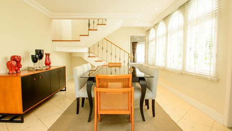 Excellent house for vacation rental in Jurerê Internacional,...