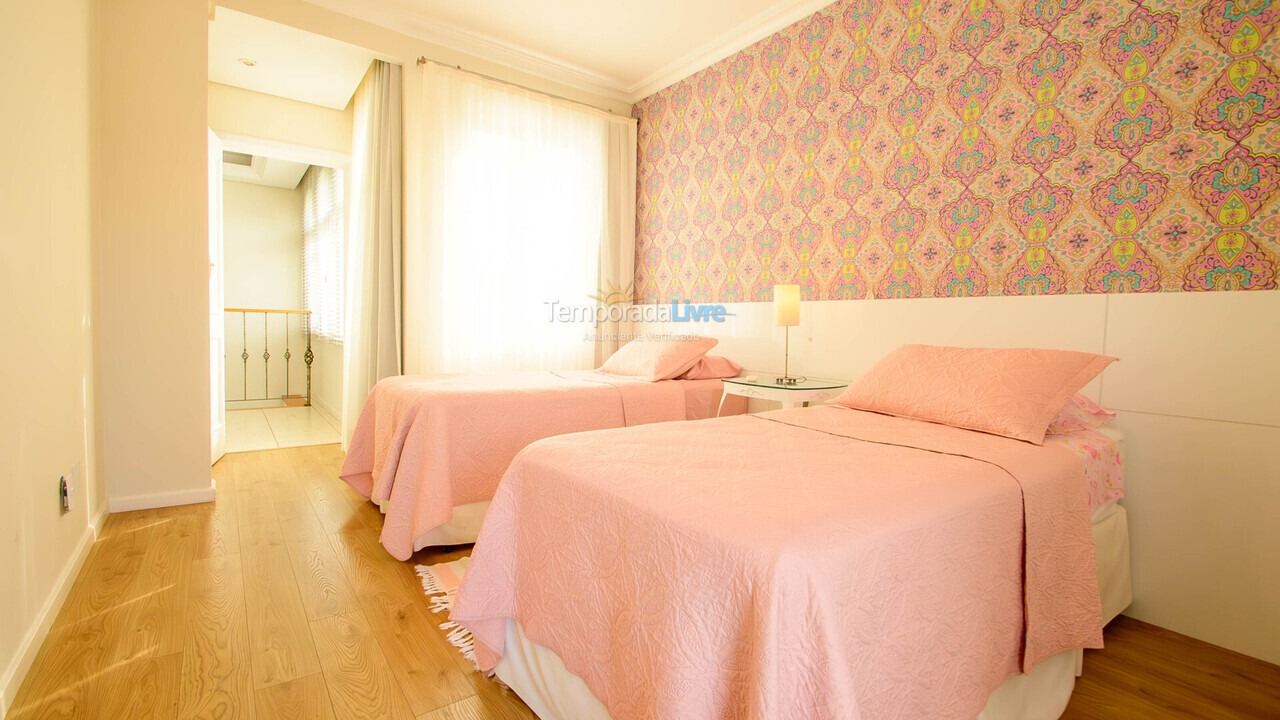 House for vacation rental in Florianopolis (Jurerê Internacional)