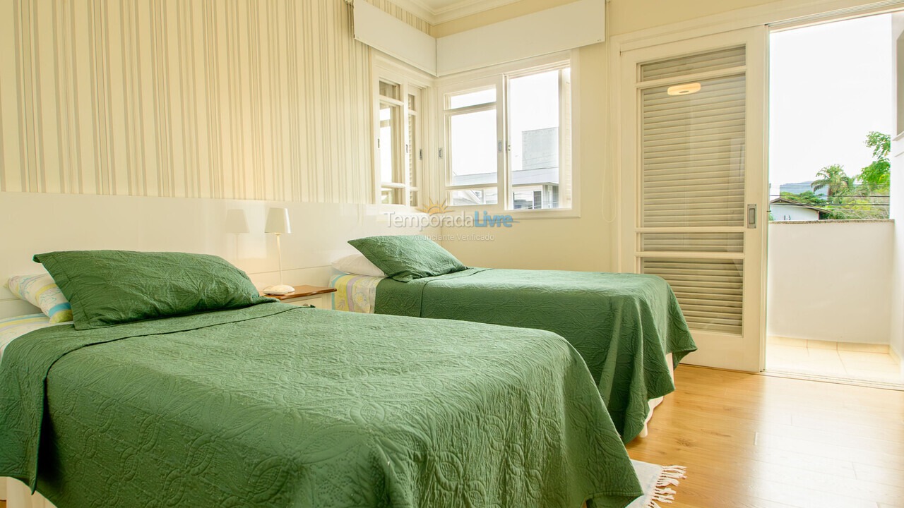 House for vacation rental in Florianopolis (Jurerê Internacional)