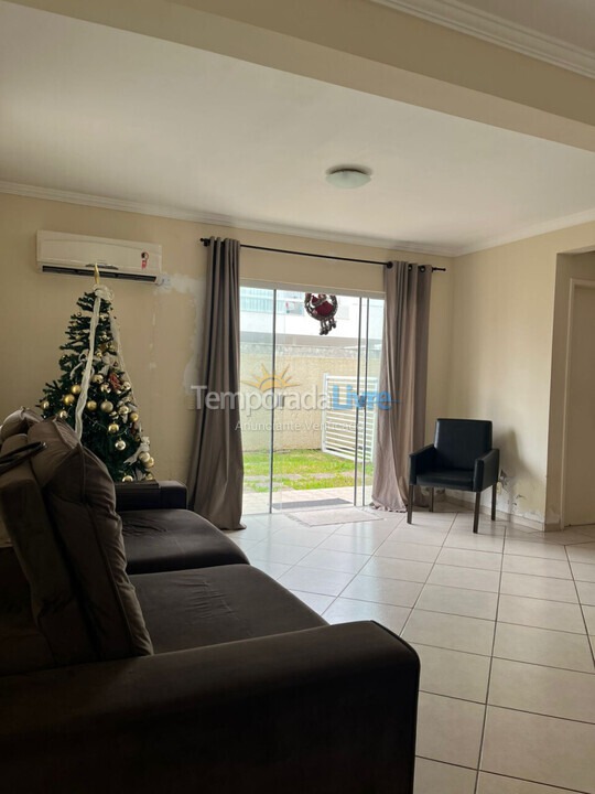 Casa para aluguel de temporada em Florianopolis (Praia dos Ingleses)