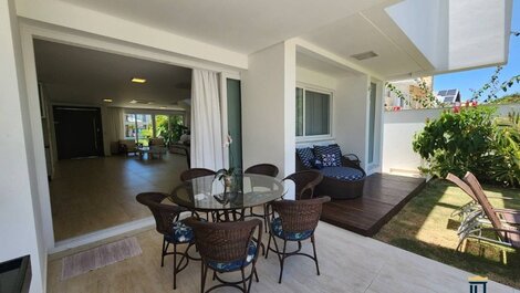 MANSION WITH 4 SEASONAL SUITES, JURERÊ INTERNACIONAL