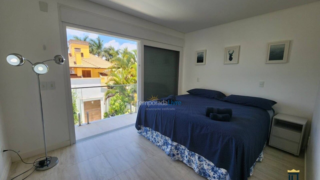 House for vacation rental in Florianopolis (Jurerê Internacional)