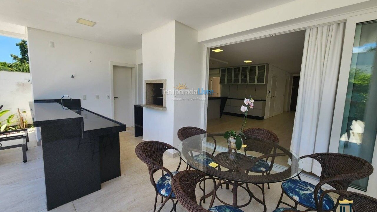 House for vacation rental in Florianopolis (Jurerê Internacional)