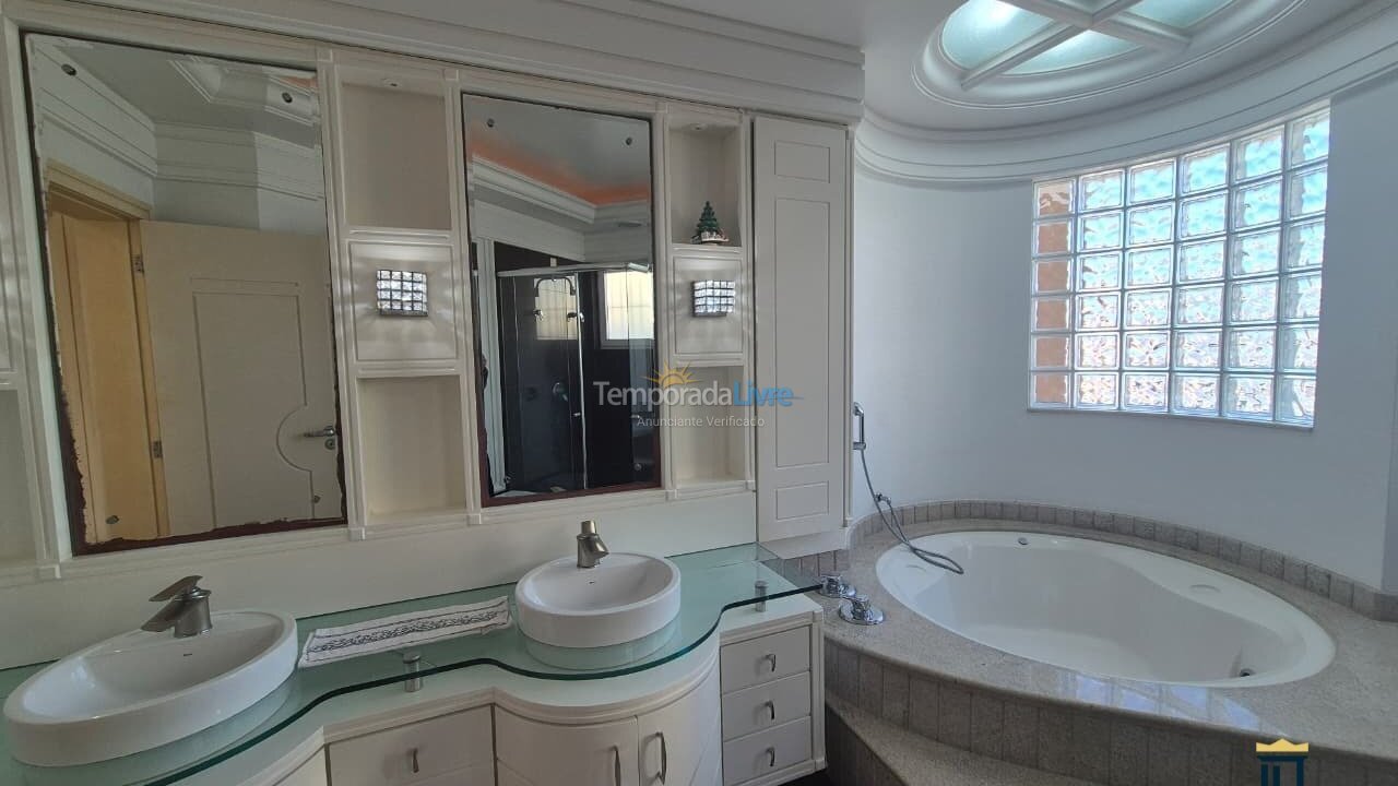 Casa para aluguel de temporada em Florianopolis (Jurerê Internacional)