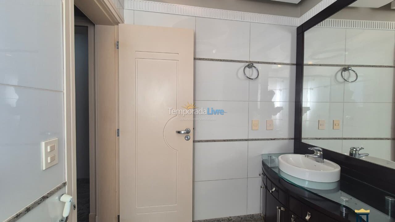 Casa para aluguel de temporada em Florianopolis (Jurerê Internacional)