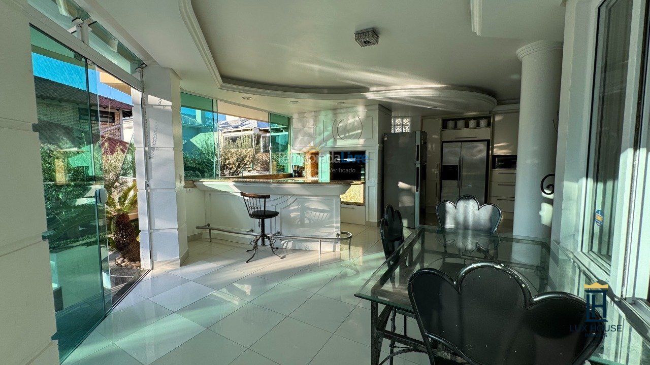 Casa para aluguel de temporada em Florianopolis (Jurerê Internacional)