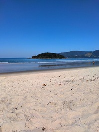 Cómodo apartamento cerca de las playas de Sapê y Maranduba.