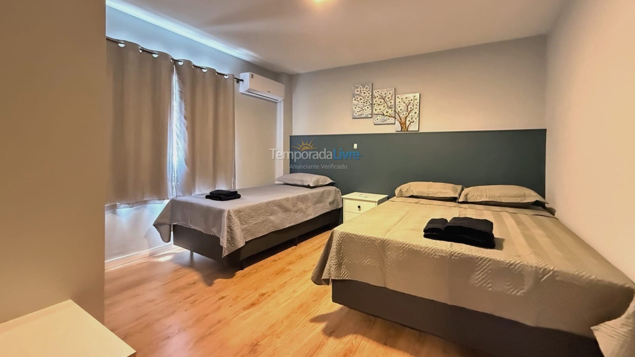 Apartamento para aluguel de temporada em Bombinhas (Canto Grande)