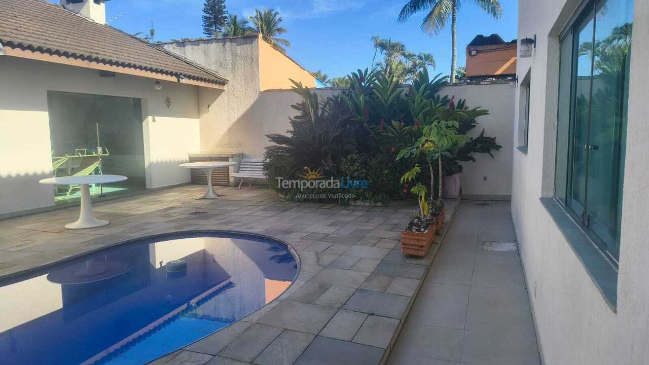 Casa para aluguel de temporada em Guarujá (Praia do Pernambuco)