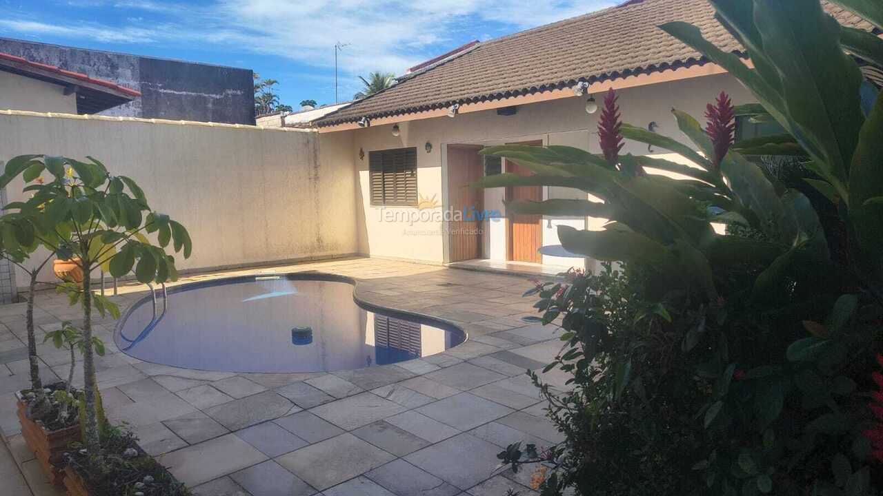 Casa para aluguel de temporada em Guarujá (Praia do Pernambuco)