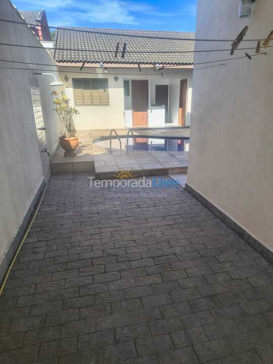 Casa para aluguel de temporada em Guarujá (Praia do Pernambuco)