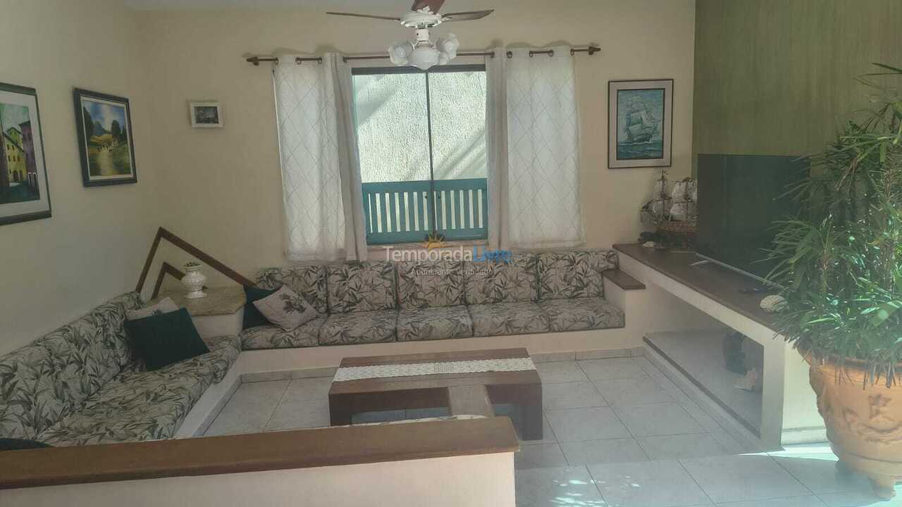 Casa para aluguel de temporada em Guarujá (Praia do Pernambuco)