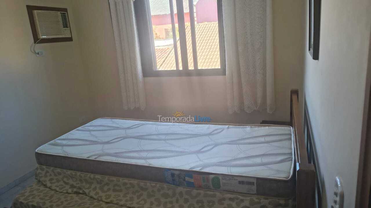 Casa para aluguel de temporada em Guarujá (Praia do Pernambuco)