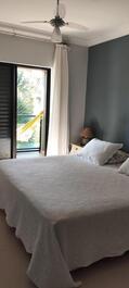 Beachfront house with 4 suites on Mariscal Beach.