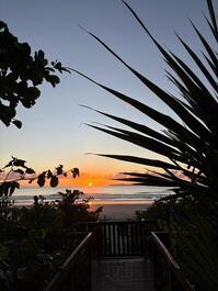 Beachfront house with 4 suites on Mariscal Beach.