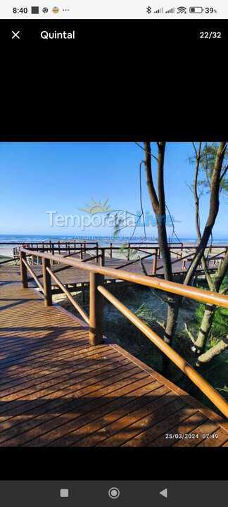 Casa para aluguel de temporada em Balneário Arroio do Silva (Golfinhos)