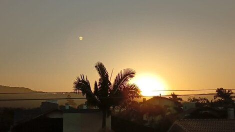 Apto 1Dorm | 100m da Praia c/ Garagem