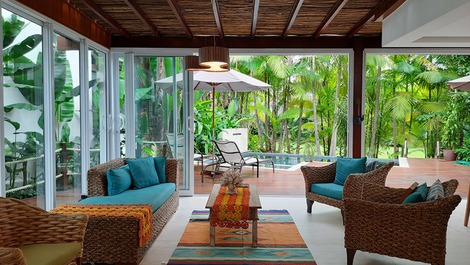 Casa em Condomínio resort de Juquehy.